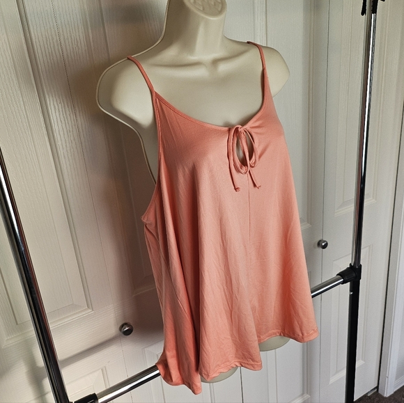 Ricki's BB Collection Strappy Keyhole Top, M - Picture 3 of 8